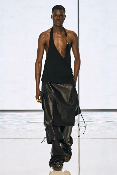 Look 1